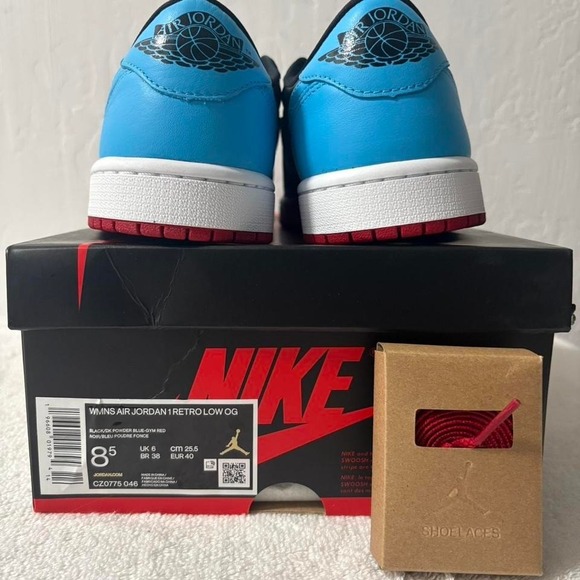 Nike Air Jordan 1 Retro Low OG "UNC to Chicago" – Size 8.5W (7M) - Picture 3 of 7